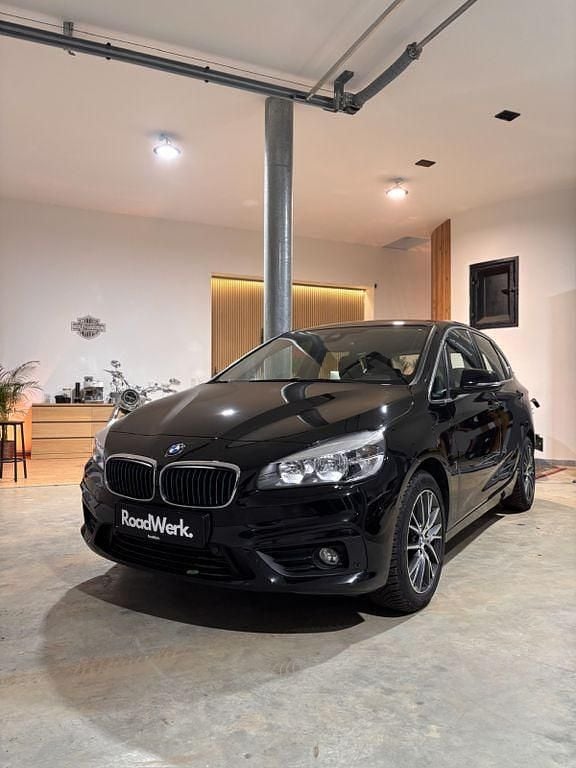 Schwarz Gebraucht 2017 BMW 225 Active Tourer Advantage Van / Kleinbus | 11.900 € (Fairer Preis) - Bild 1/4