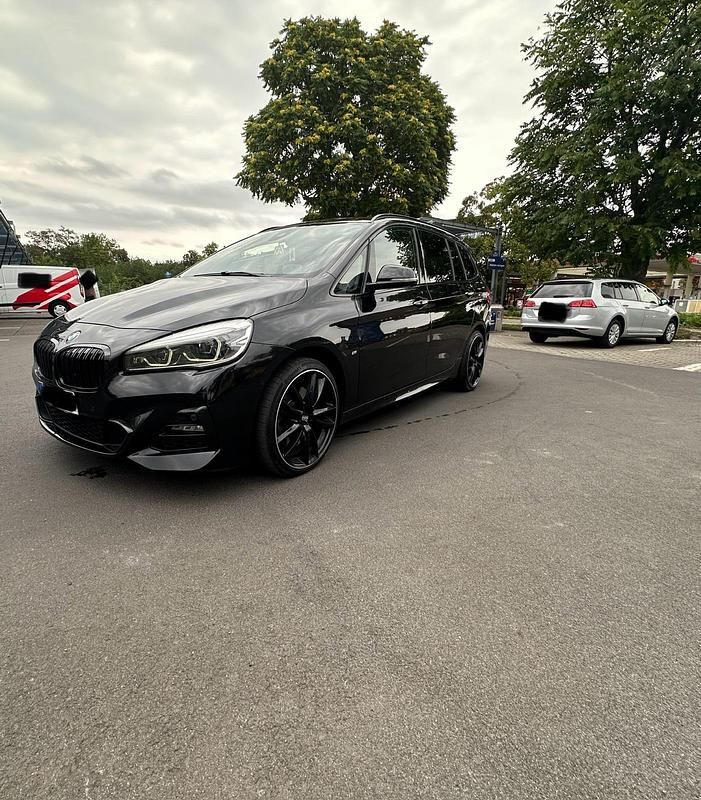 Schwarz Gebraucht 2019 BMW 220 M Sport Kombi | 15.000 € (Fairer Preis) - Bild 1/4