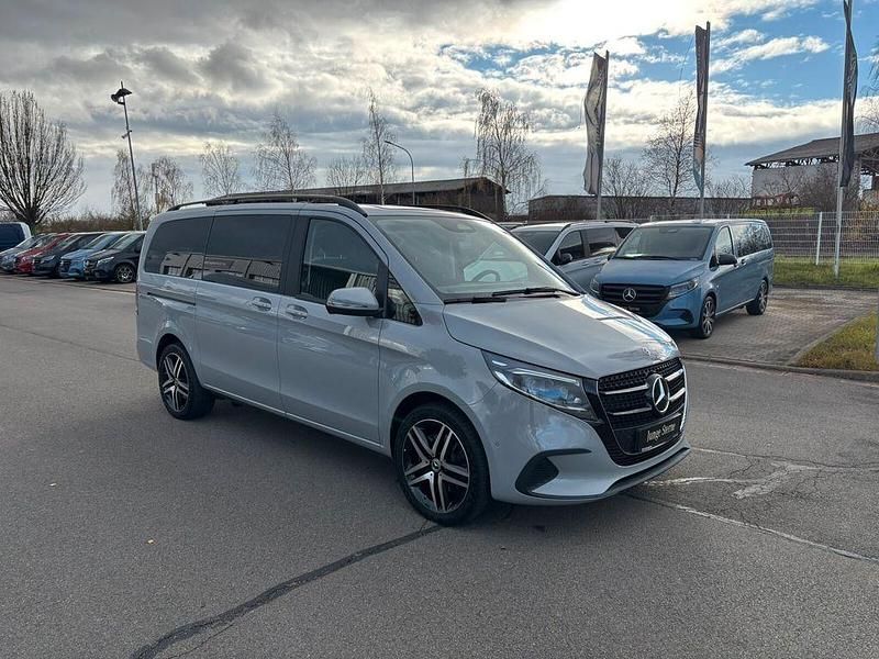 Gebraucht Mercedes V250 Style 190 PS (139 kW) 2025 Alpingrau Van / Kleinbus