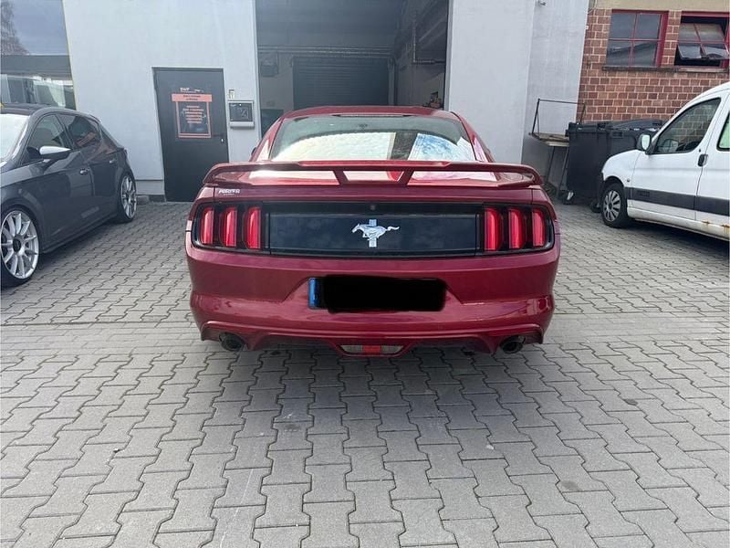 Gebraucht Ford Mustang 309 PS (227 kW) 2016 Rot Coupé