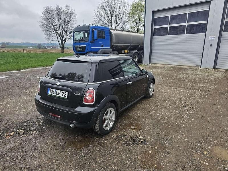 Second-hand Mini ONE 75 CP (55 kW) 2011 Negru Hatchback