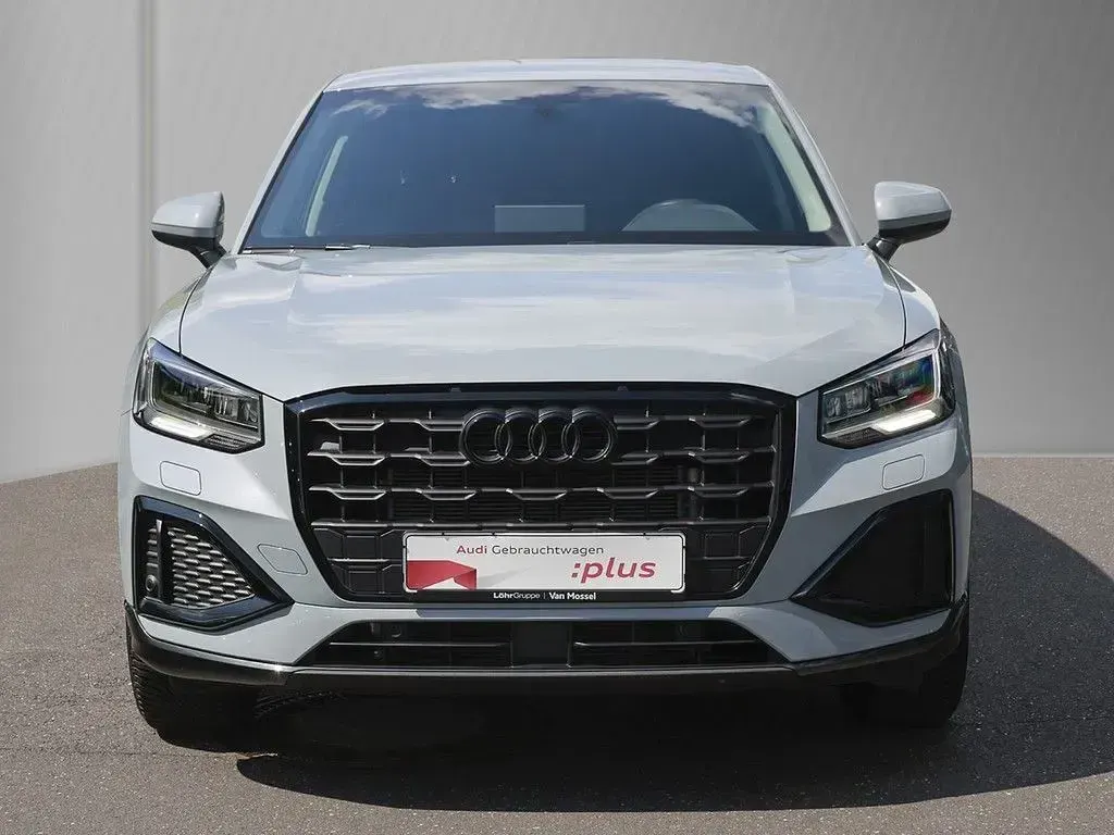 Gebraucht Audi Q2 Ambiente 150 PS (110 kW) 2022 Pfeilgrau perleffekt SUV