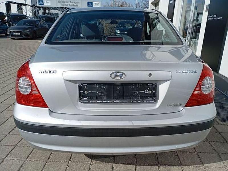 Gebraucht Hyundai Elantra GLS 105 PS (77 kW) 2004 Silber Limousine