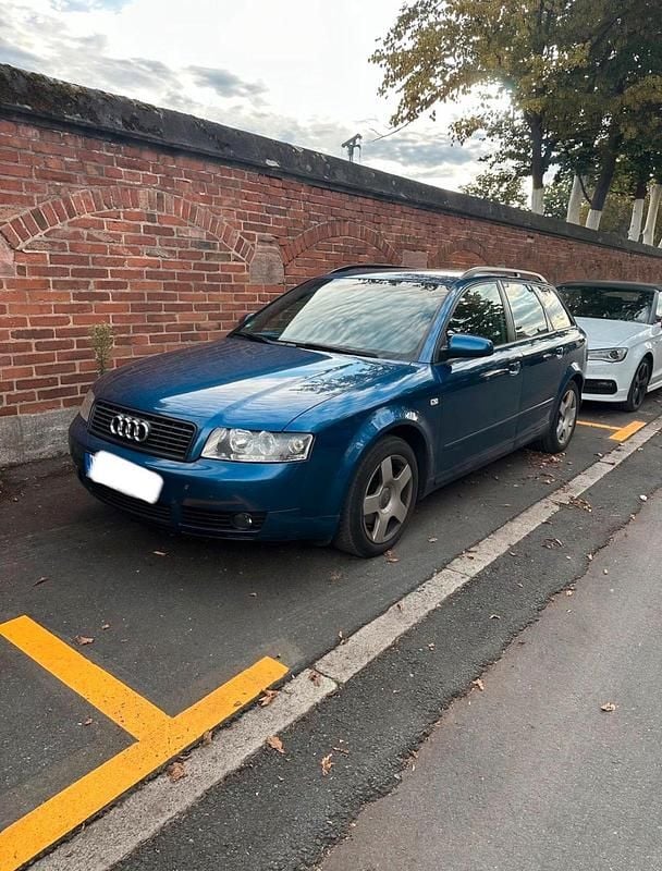 Blau Gebraucht 2004 Audi A4 Kombi | 900 € (Superpreis) - Bild 1/4