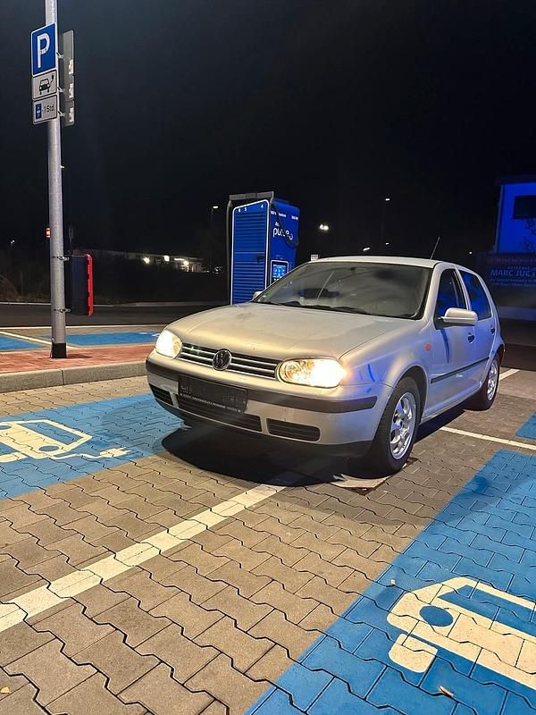 Grau Gebraucht 1998 VW Golf IV Kleinwagen | 1.450 € (Teuer) - Bild 1/4