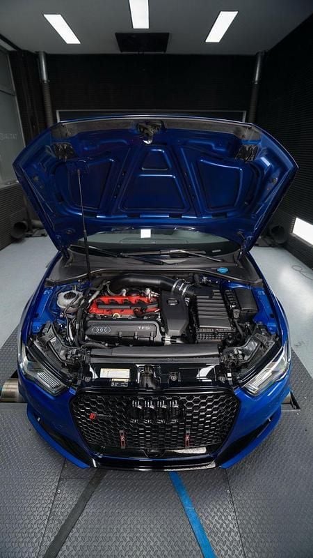 Second-hand Audi RS3 Ambiente 367 CP (269 kW) 2016 Albastru Berlinǎ
