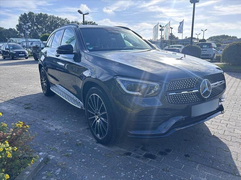 Gebraucht Mercedes GLC250 AMG line 194 PS (142 kW) 2020 Metallic
