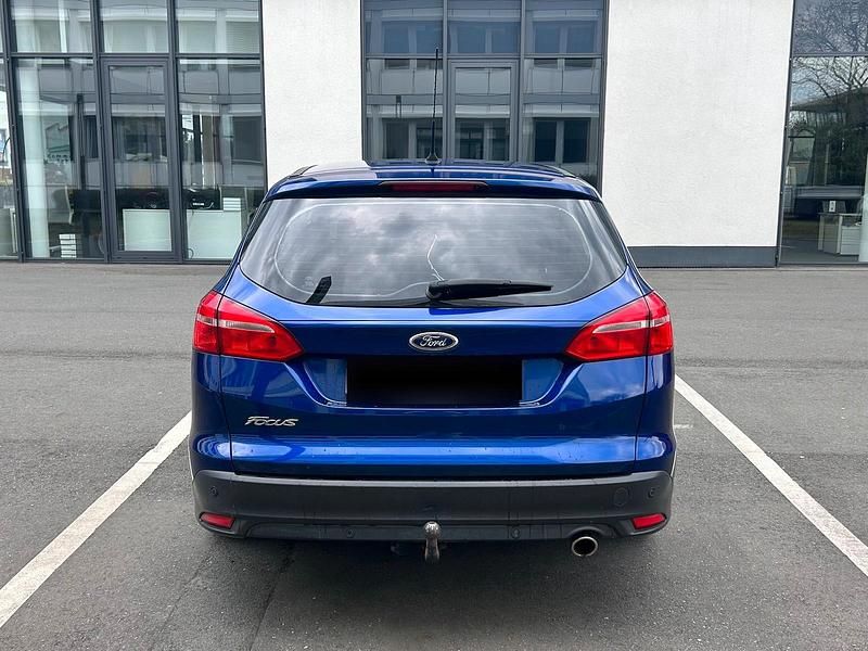 Second-hand Ford Focus 150 CP (110 kW) 2017 Albastru Break