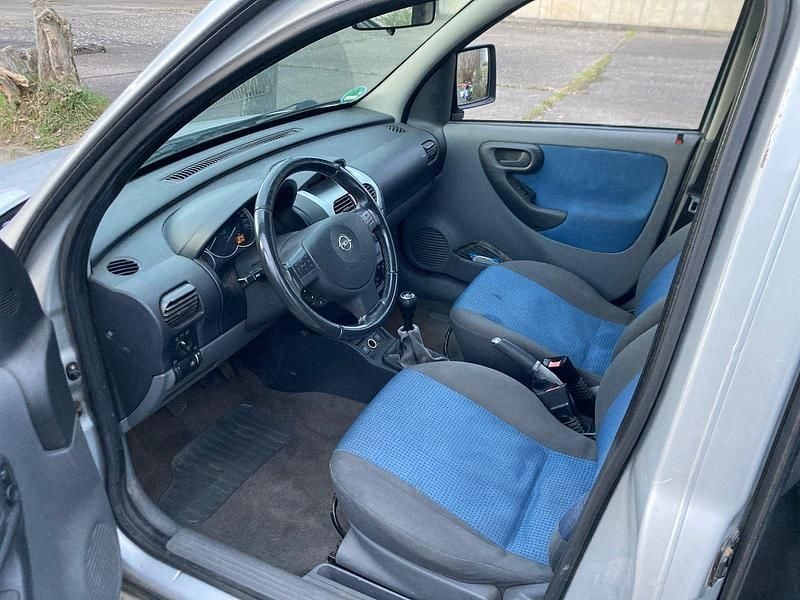 Gebraucht Opel Combo 90 PS (66 kW) 2005 Silber Van / Kleinbus