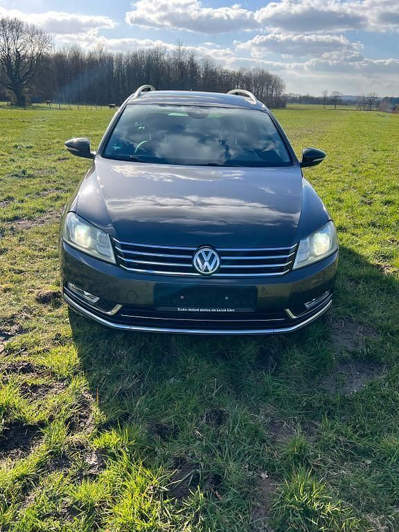 Gebraucht VW Passat Highline 211 PS (155 kW) 2012 Braun Kombi