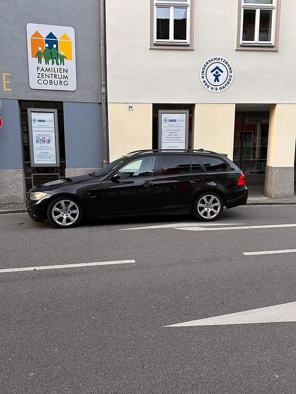 Gebraucht BMW 320 163 PS (119 kW) 2006 Schwarz Kombi