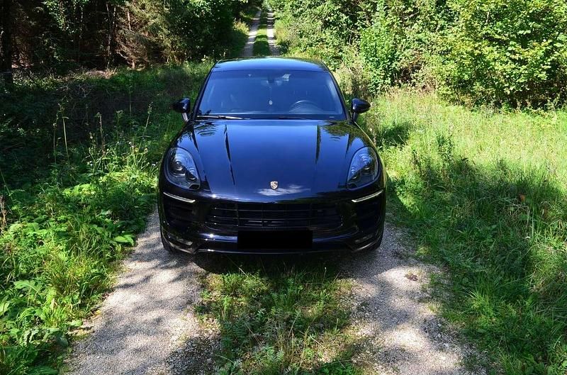 Schwarz Gebraucht 2015 Porsche Macan S Black Edition SUV | 33.999 € (Fairer Preis) - Bild 1/4