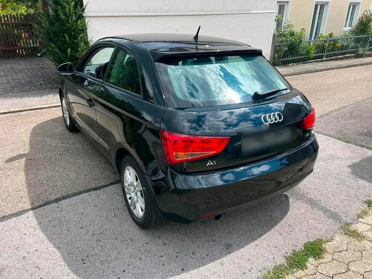 Gebraucht Audi A1 90 PS (66 kW) 2012 Schwarz Kleinwagen