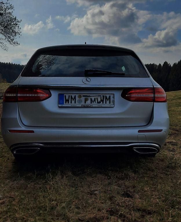 Gebraucht Mercedes E220 194 PS (142 kW) 2018 Silber Limousine