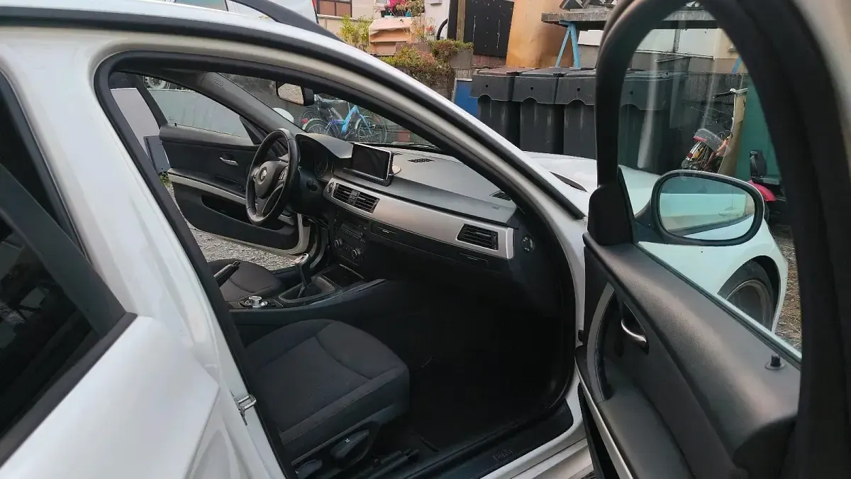 Gebraucht BMW 318 170 PS (125 kW) 2010 Weiß Kombi