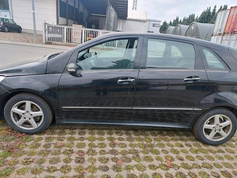 Schwarz Gebraucht 2007 Mercedes 200 Limousine | 2.700 € (Guter Preis) - Bild 1/4