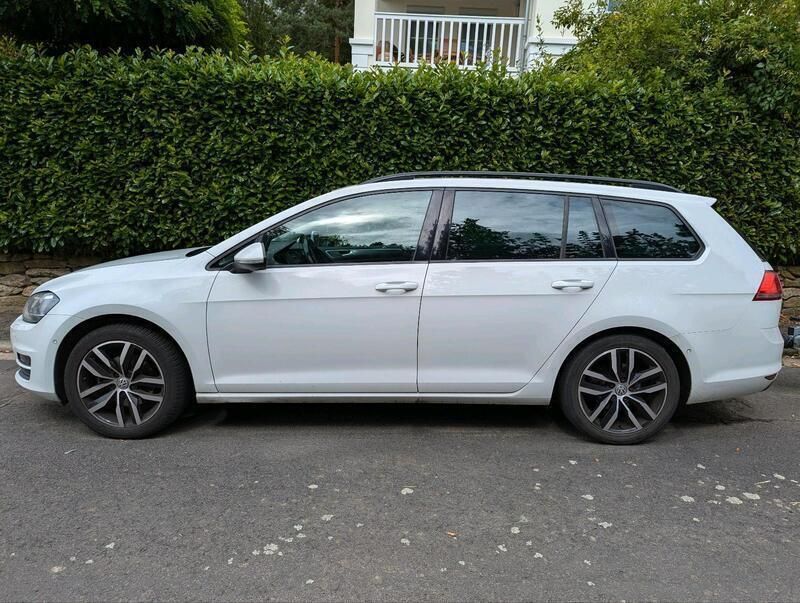 Weiß Gebraucht 2016 VW Golf VII Highline Kombi | 8.650 € (Teuer) - Bild 1/4