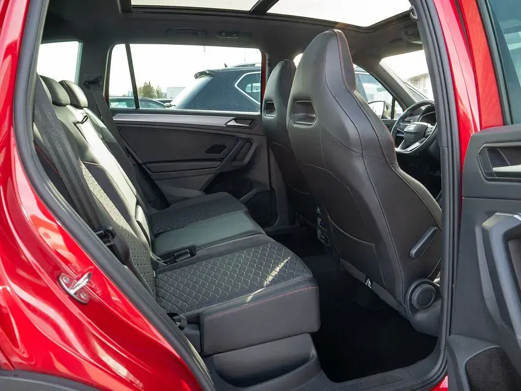Używany Seat Tarraco FR 200 KM (147 kW) 2023 Czerwony SUV