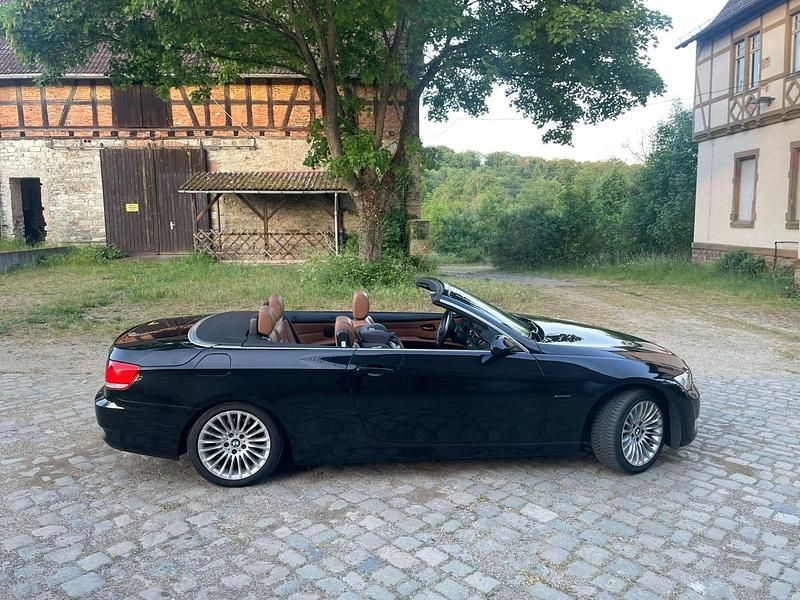 Gebraucht BMW 320 Cabriolet 170 PS (125 kW) 2007 Schwarz Cabrio
