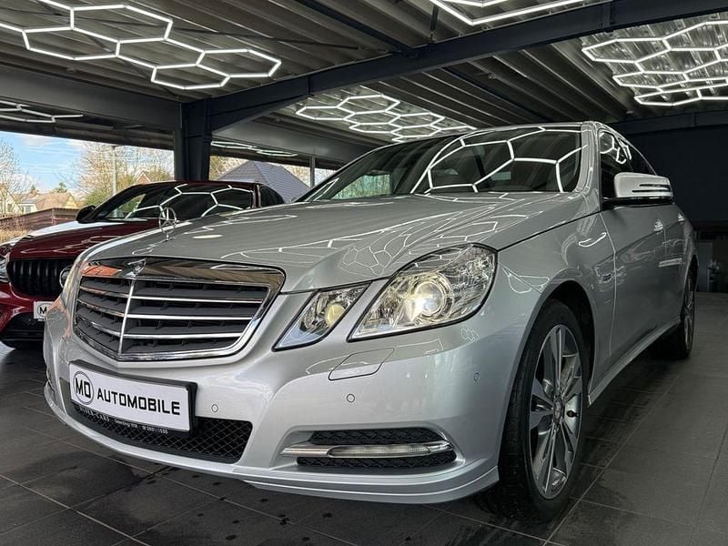 Gebraucht Mercedes E200 184 PS (135 kW) 2010 Silber Limousine