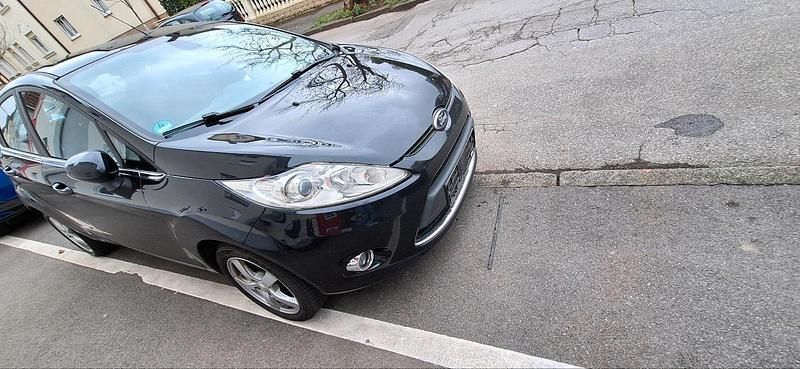 Gebraucht Ford Fiesta Titanium 82 PS (60 kW) 2011 Schwarz Kleinwagen