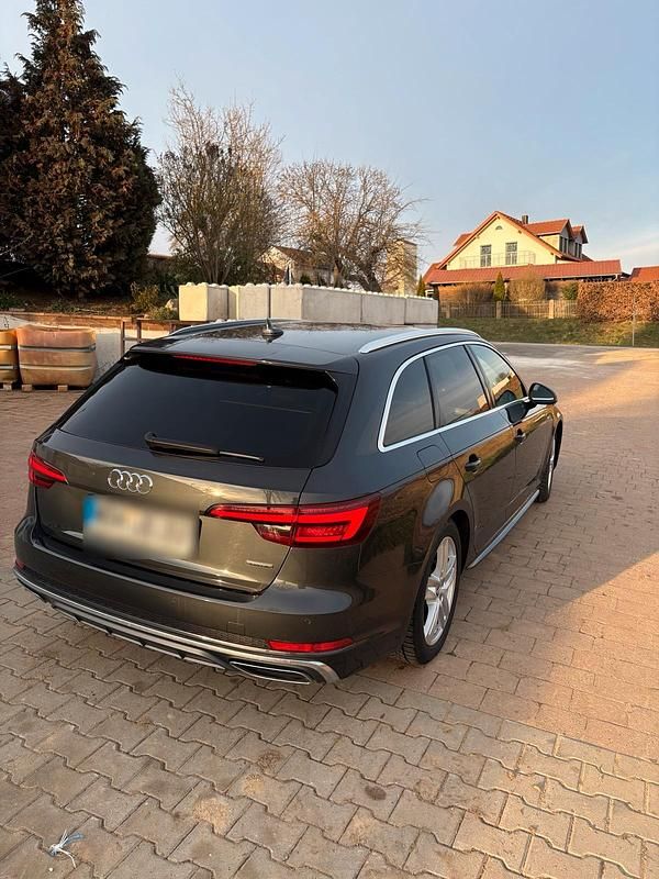 Gebraucht Audi A4 Ambiente 190 PS (139 kW) 2019 Grau Kombi