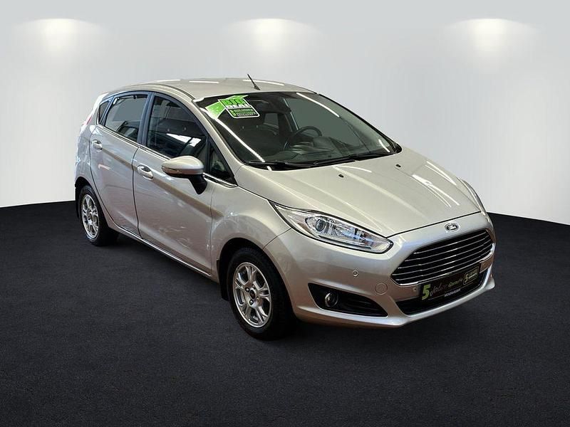 Gebraucht Ford Fiesta Titanium 101 PS (74 kW) 2017 Silber Limousine