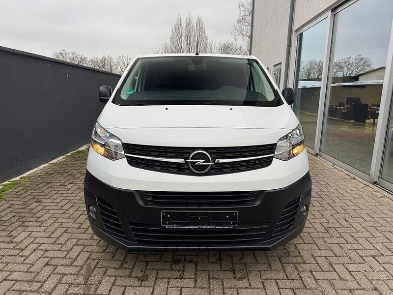 Gebraucht Opel Vivaro 122 PS (89 kW) 2020 Weiß Van / Kleinbus
