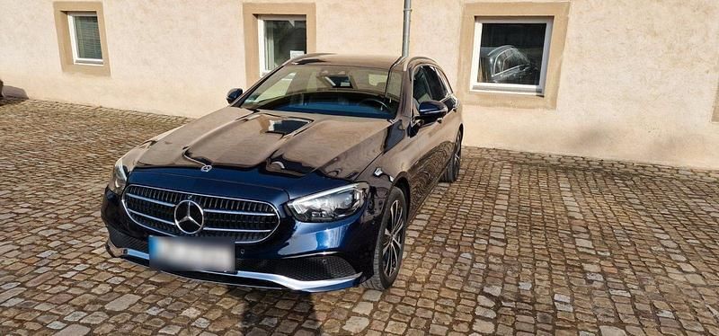 Gebraucht Mercedes E300 194 PS (142 kW) 2021 Blau Kombi