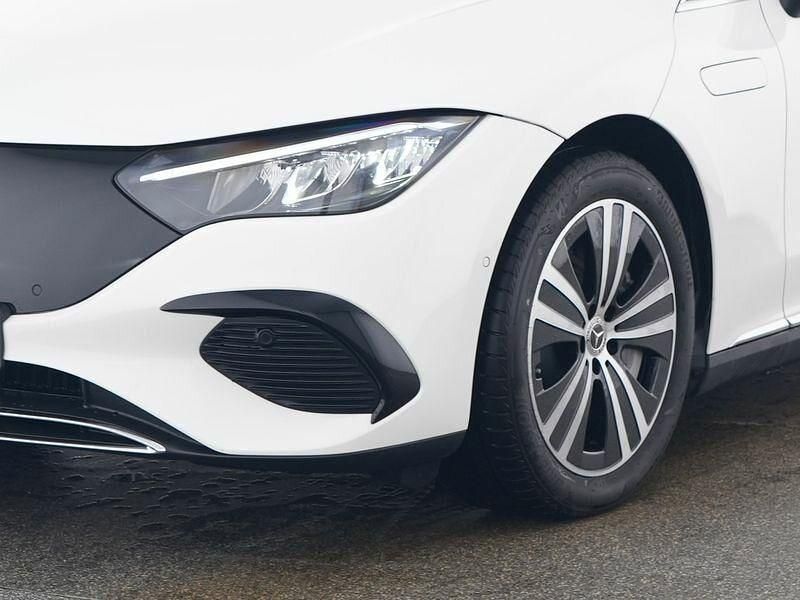 Gebraucht Mercedes EQE300 180 kW (245 PS) 2025 Weiß Limousine