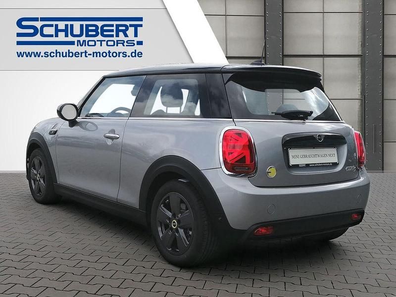 Gebraucht Mini Cooper SE Essential 135 kW (184 PS) 2023 Silber Kleinwagen