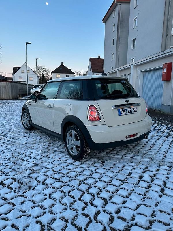 Gebraucht Mini Cooper D 111 PS (81 kW) 2011 Weiß Kleinwagen