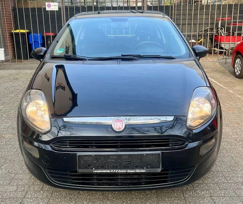 Gebraucht Fiat Punto Dynamic 68 PS (50 kW) 2011 Schwarz Kleinwagen