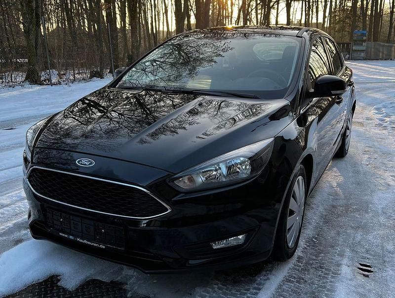 Schwarz Gebraucht 2018 Ford Focus Limousine | 12.000 € (Fairer Preis) - Bild 1/4
