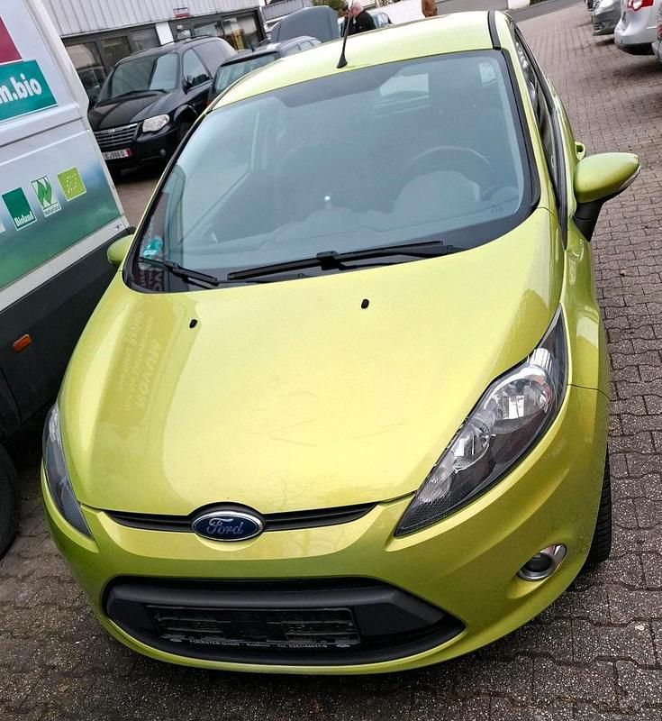 Gebraucht Ford Fiesta 82 PS (60 kW) 2011 Grün Kleinwagen