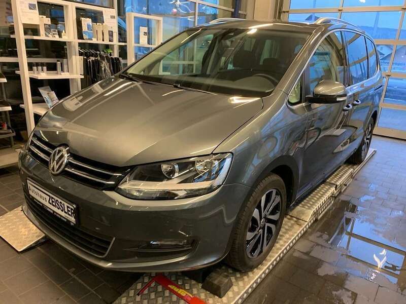 Indiumgrau metallic Gebraucht 2022 VW Sharan Active Van / Kleinbus | 41.150 € - Bild 1/4