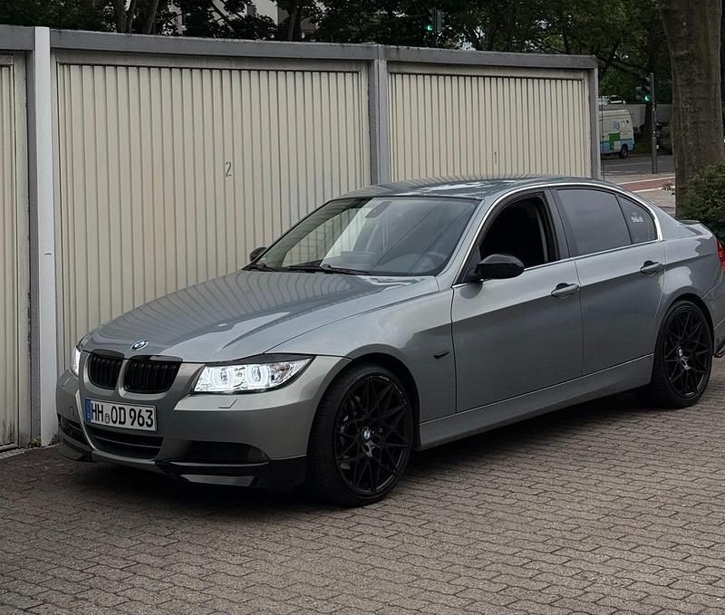 Gebraucht 2006 BMW 330 Limousine | 7.299 € (Fairer Preis) - Bild 1/4