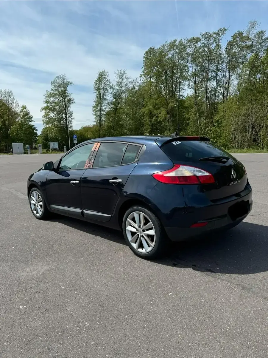 Gebraucht Renault Mégane 130 PS (95 kW) 2010 Blau Limousine