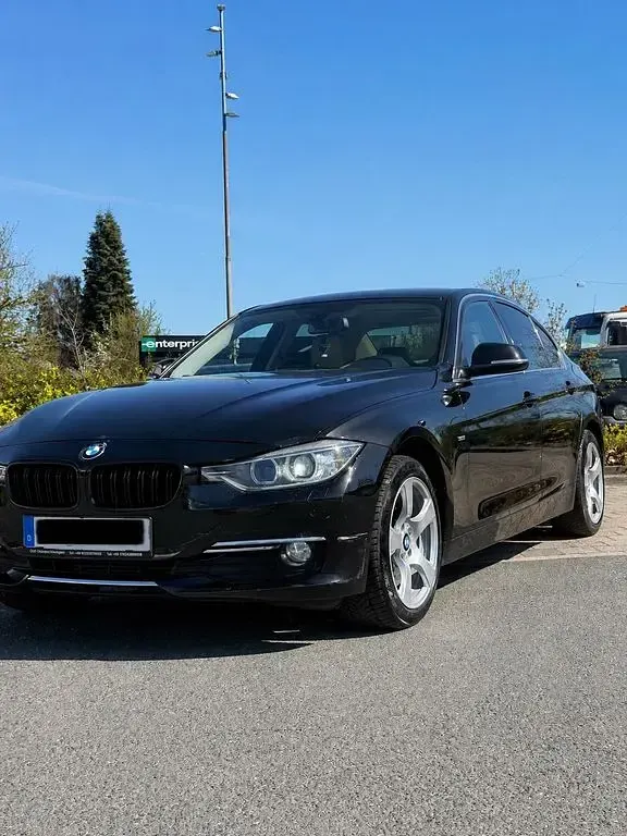 Second-hand BMW 320 184 CP (135 kW) 2013 Negru Berlinǎ