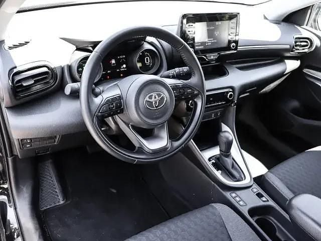 Gebraucht Toyota Yaris Hybrid Team 116 PS (85 kW) 2023 Schwarz Limousine