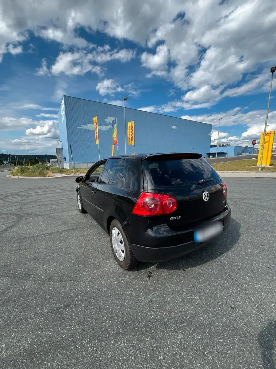 Gebraucht VW Golf V 90 PS (66 kW) 2004 Schwarz Kleinwagen