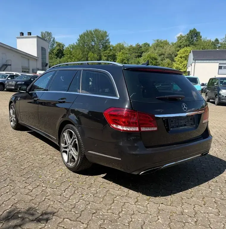 Gebraucht Mercedes E350 252 PS (185 kW) 2013 Schwarz Kombi