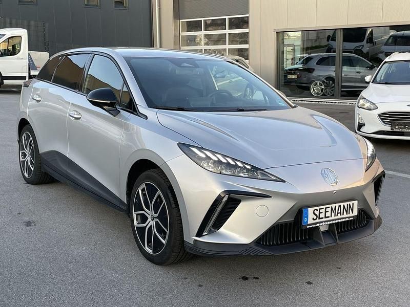 Silber Gebraucht 2023 MG MG4 EV Luxury Kleinwagen | 18.990 € (Guter Preis) - Bild 1/4