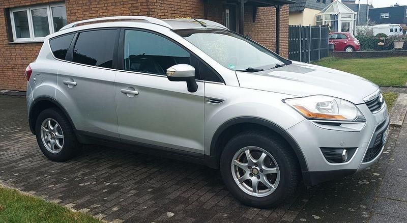 Gebraucht Ford Kuga Titanium 136 PS (100 kW) 2009 Silber SUV