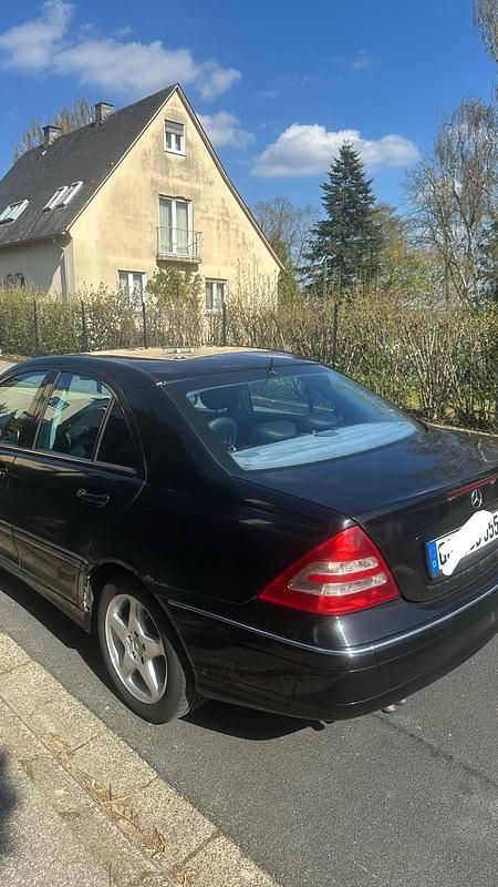 Gebraucht Mercedes C200 163 PS (119 kW) 2001 Schwarz Limousine