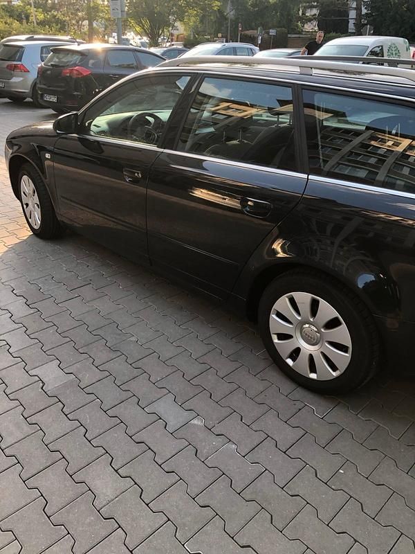 Schwarz Gebraucht 2007 Audi A4 Kombi | 3.950 € (Etwas zu teuer) - Bild 1/4
