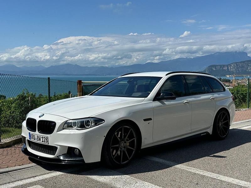 Weiß Gebraucht 2015 BMW 530 Performance Kombi | 19.899 € (Fairer Preis) - Bild 1/4