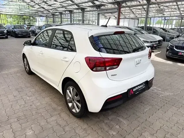 Gebraucht Kia Rio Vision 84 PS (61 kW) 2023 Weiß Kleinwagen