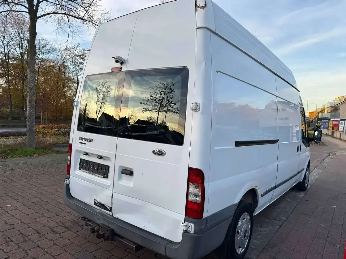 Gebraucht Ford 300 116 PS (85 kW) 2010 Frozen white Van / Kleinbus