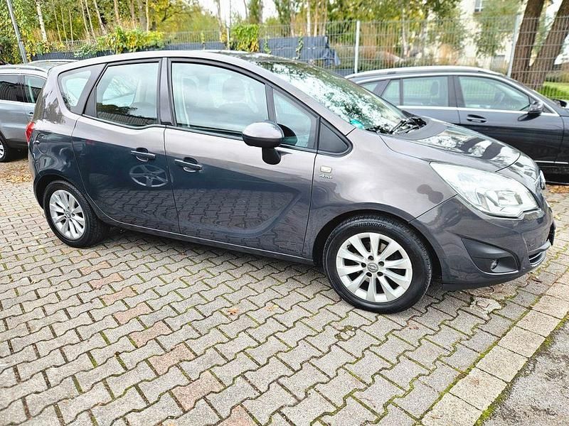 Gebraucht Opel Meriva Active 101 PS (74 kW) 2013 Grau Van / Kleinbus